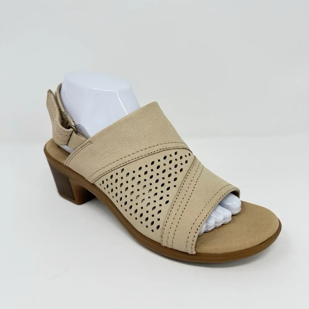 Clarks Emily2 Mist Women’s 8.5 M Sand Nubuck Block Heel Slingback Sandals New